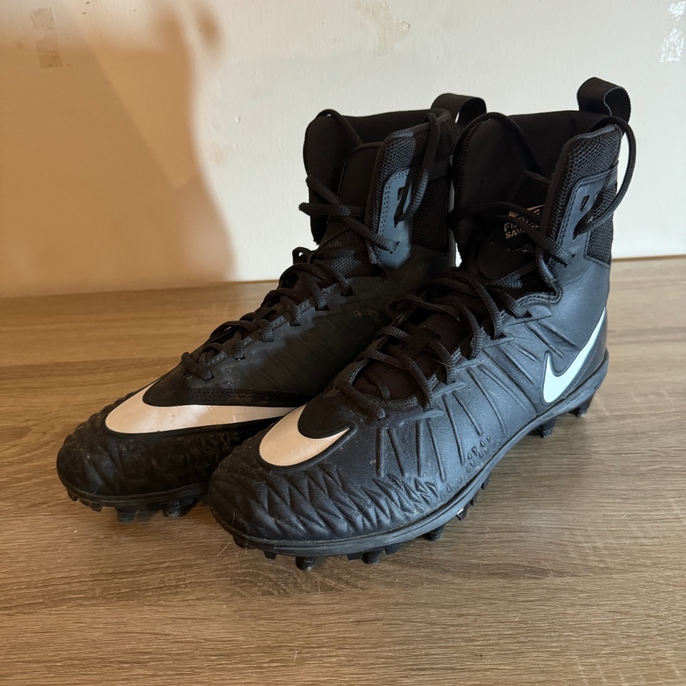 nike force savage clieats